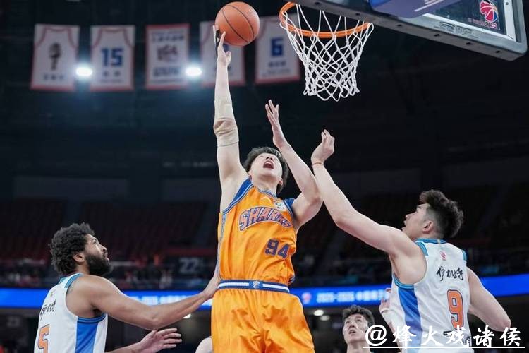 防守显威力!上海久事男篮主场战胜新疆斩获两连胜 防守显威力!上海久事男篮主场战胜新疆斩获两连胜